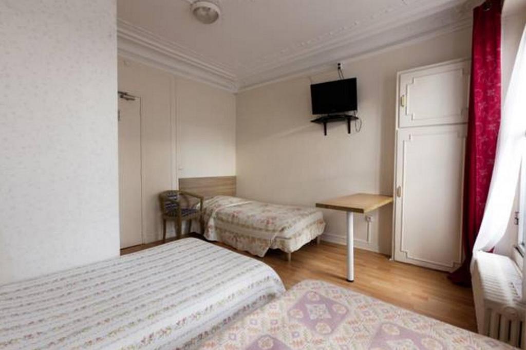 Bervic Montmartre Hotel Paris Room photo